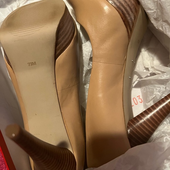 Guess Adriana 2 Leather Heels - Picture 4 of 4